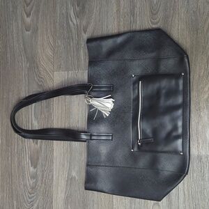 🌟NWT Extra Large Tassel Black Bag